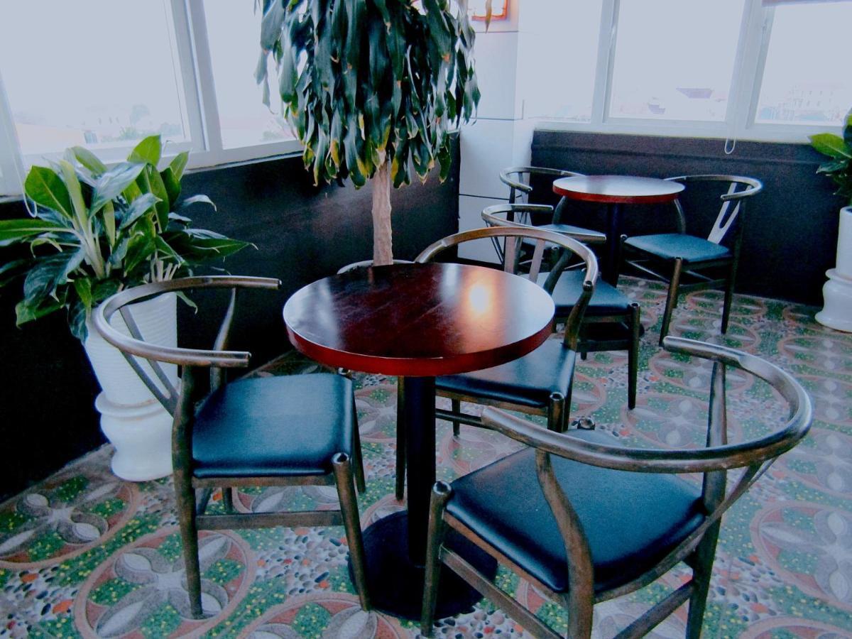 Hoang Dat Hotel ドンホイ エクステリア 写真